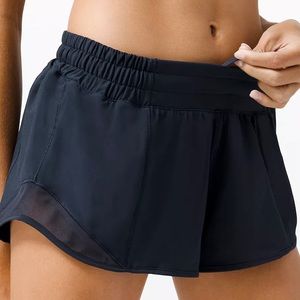 Lululemon Hotty Hot Low Rise Short 2.5”